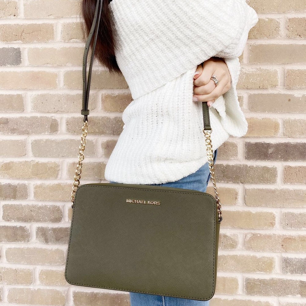 💕-NWT Michael Kors Large Crossbody - Picture 1 of 3